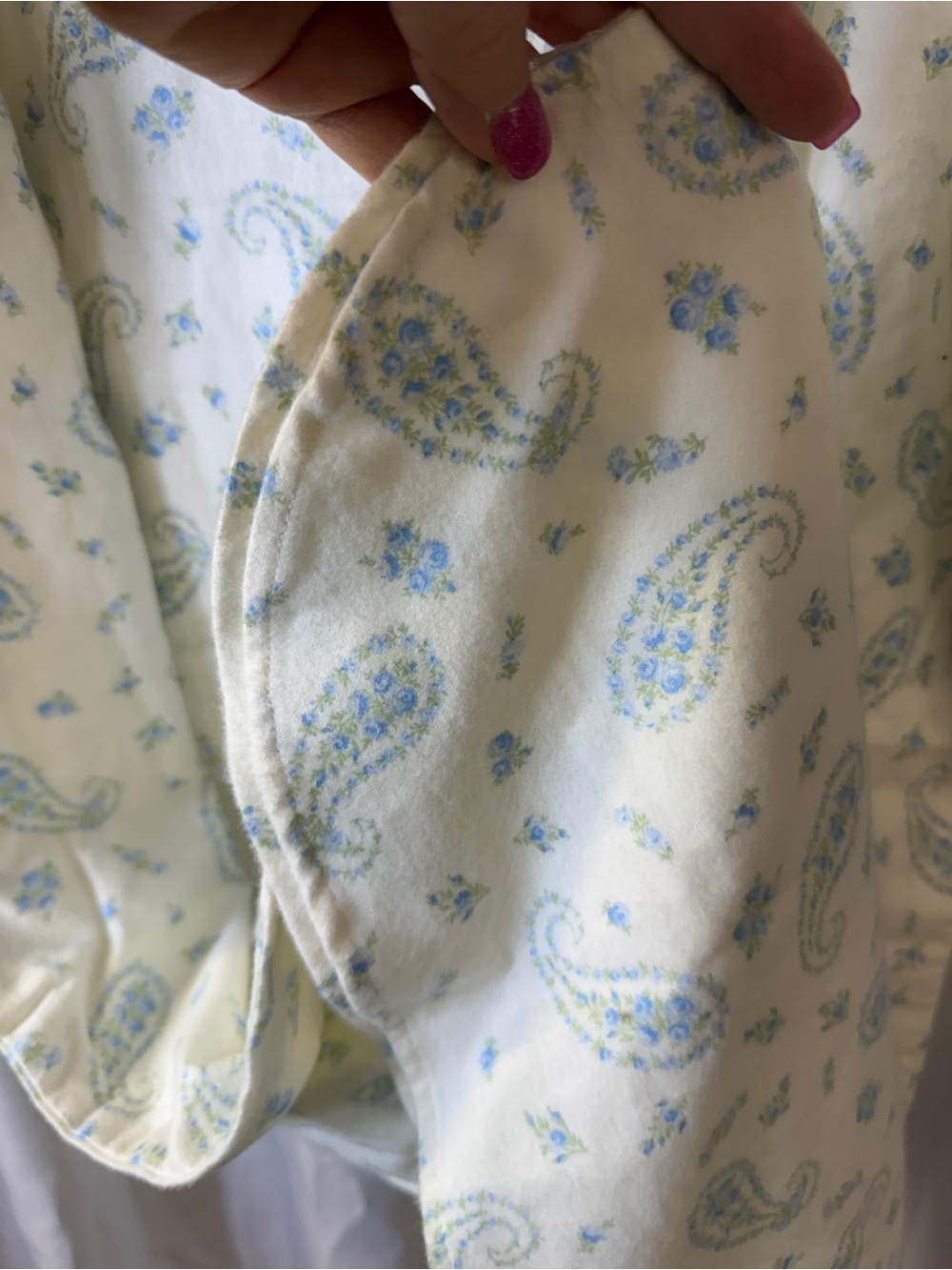 Laura Ashley Vintage White & Blue Paisley 100% Cotton Flannel Nightgown Size XL - Picture 9 of 10